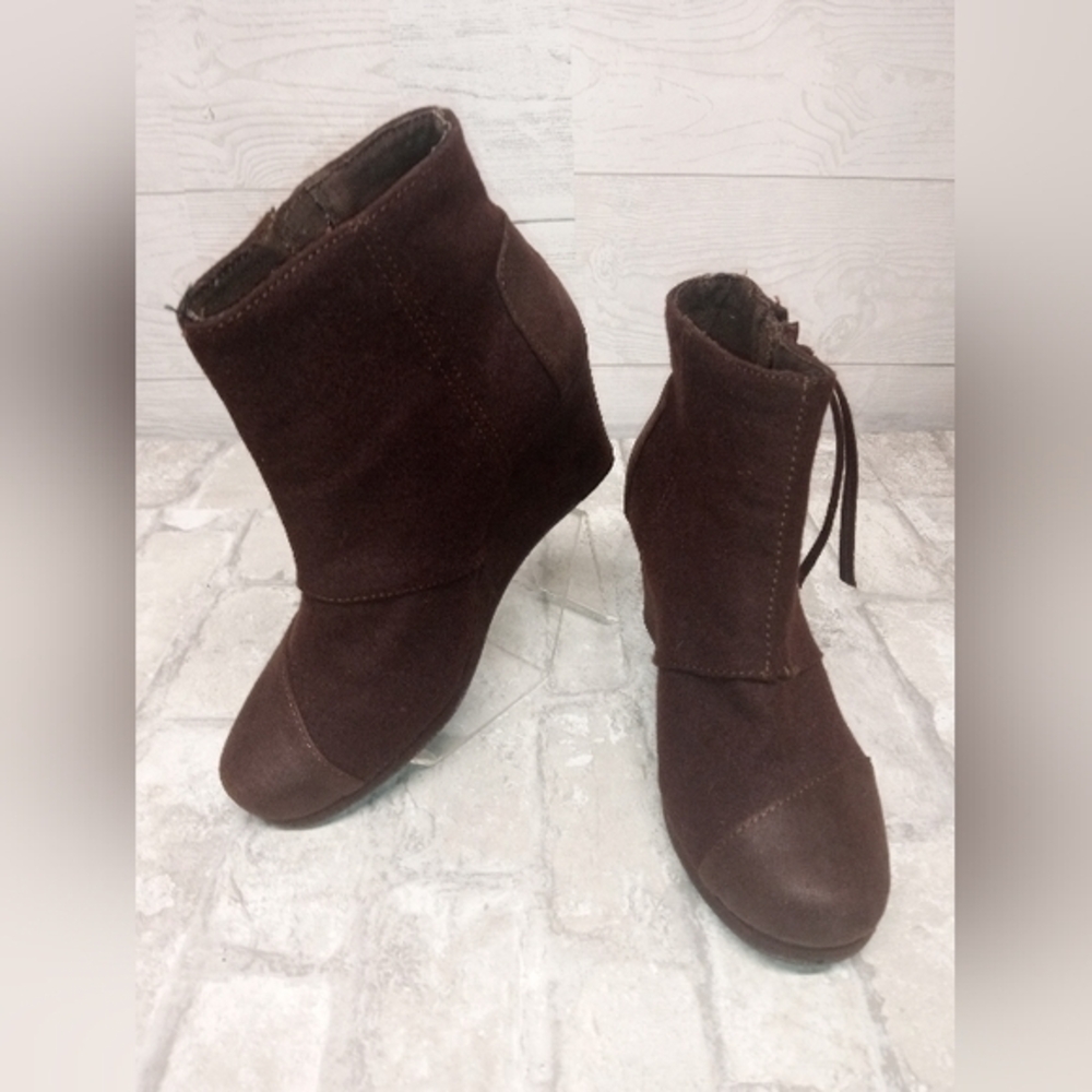 Toms 300615โ Size 7 Women's Wool Wedge Side Zip Boots